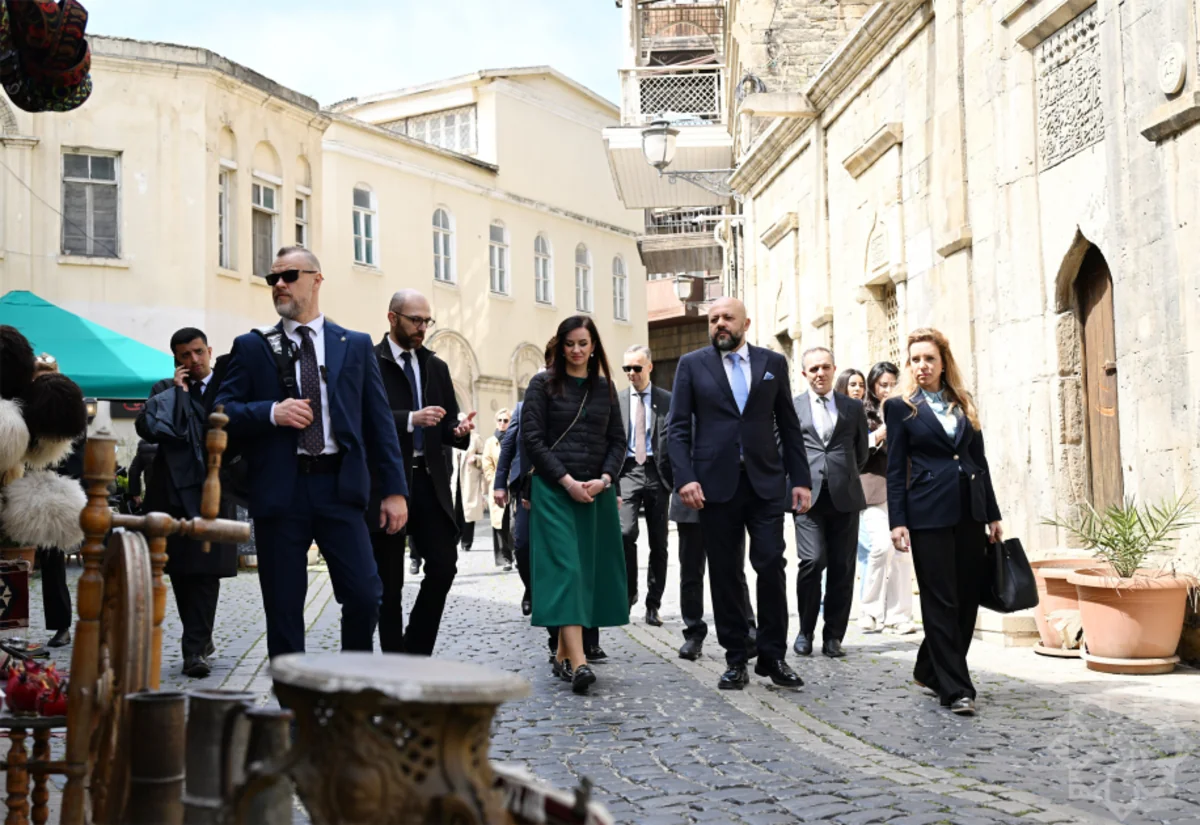 Премьер Литвы посетила Ичеришехер