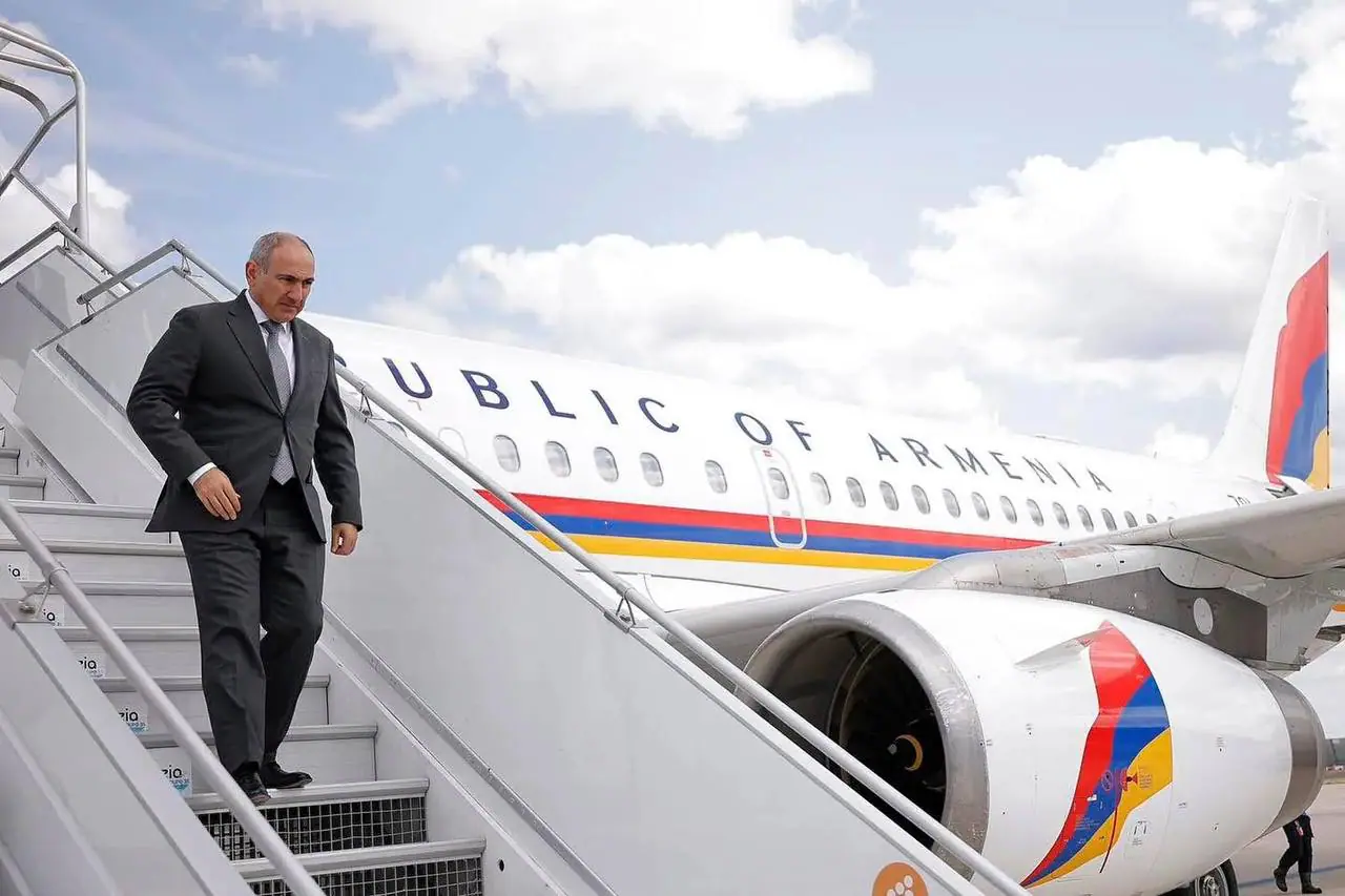 Пашинян прилетел в Москву к Путину