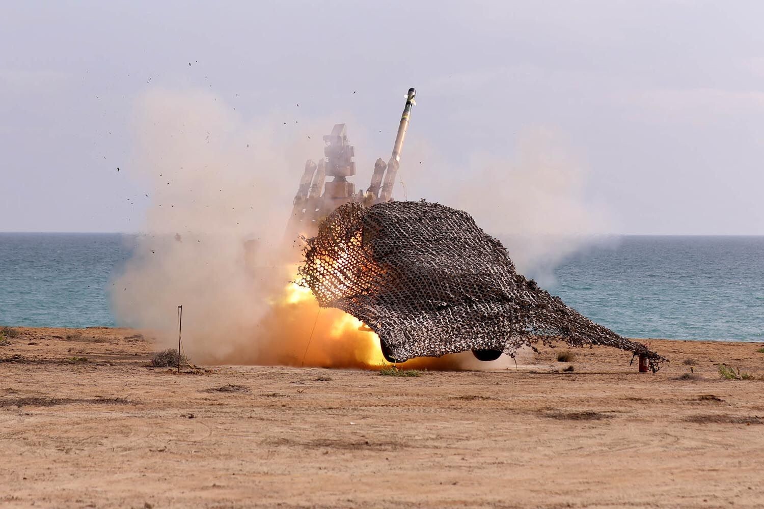 Иран пригрозил мощными ударами по союзникам США