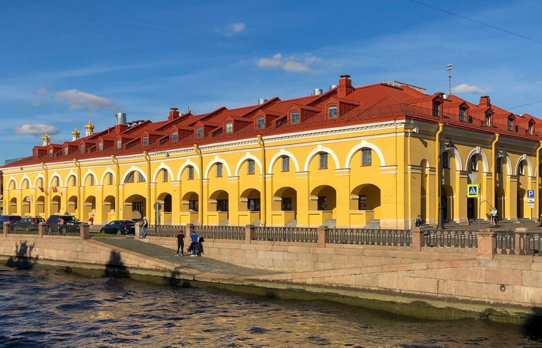 Бывший азербайджанский депутат купил «Никольские ряды» в Петербурге