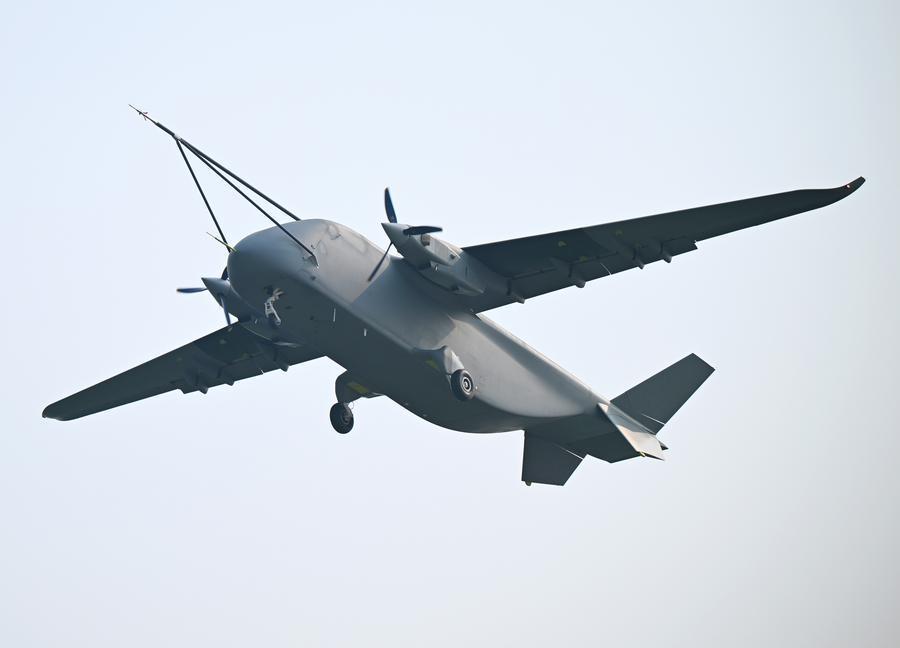 Китай поднял в небо грузовой дрон