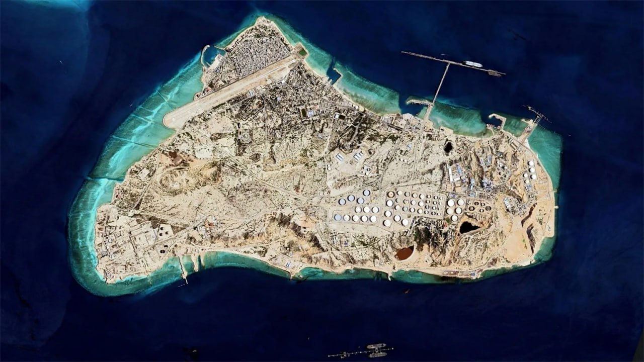 США и Израиль нанесли удары по острову Харк