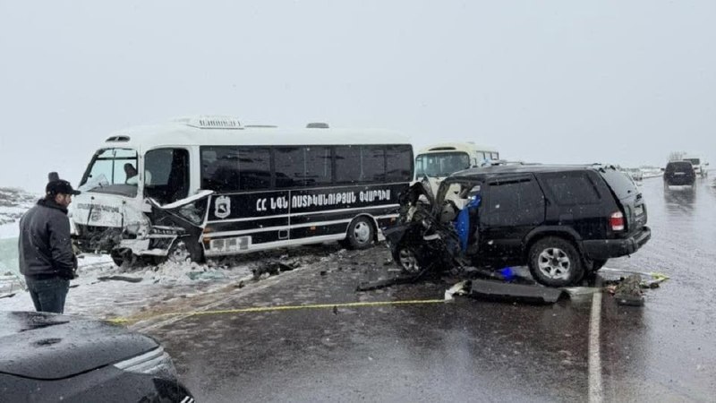 Автобус из кортежа Пашиняна попал в смертельное ДТП
