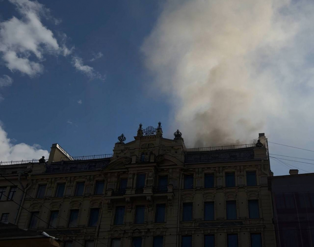 В Петербурге загорелся дом матери Павла Дурова