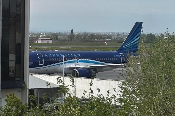 Азербайджанская правительственная делегация прибыла в Ереван