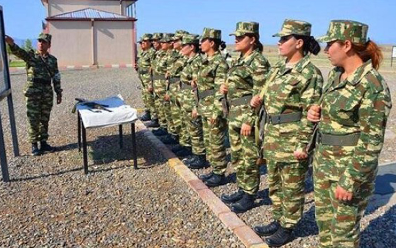 Срок сверхсрочной службы для женщин сократится