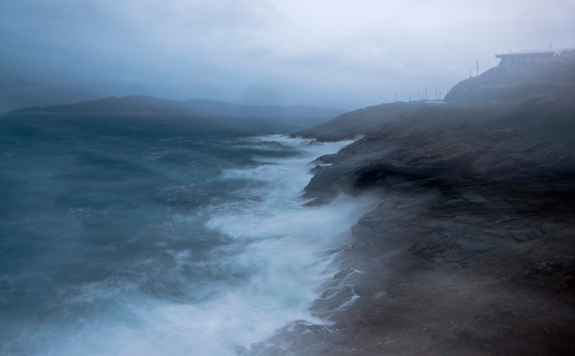 Мощное землетрясение в Японии: есть угроза цунами