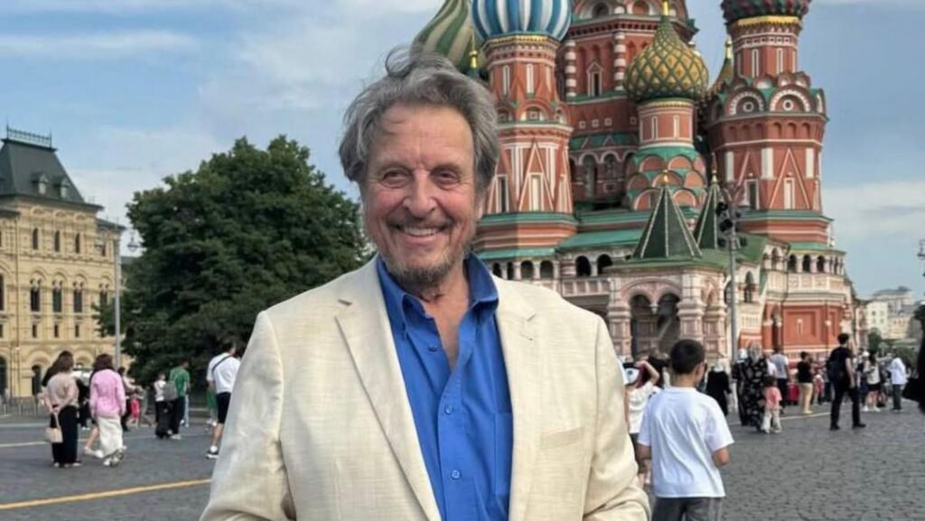 Отца Илона Маска споили в России