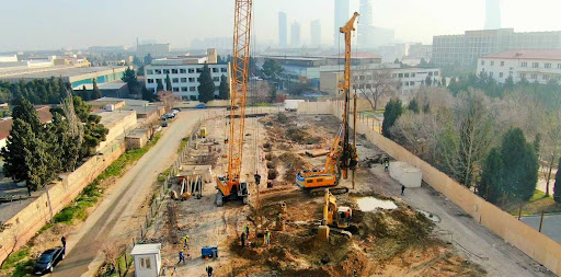 В Баку реализуют уникальный проект: автомобильная дорога под линией метро