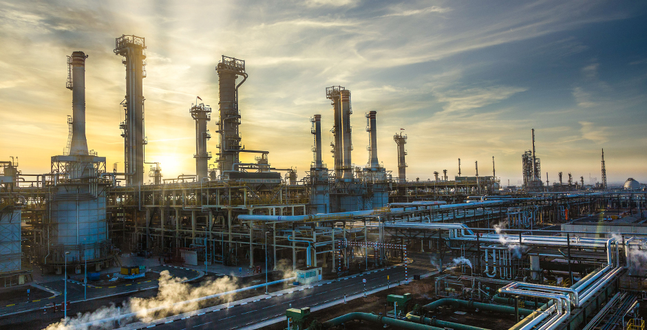 Нефтехимический завод в Абу-Даби приостановил работу после серии возгораний