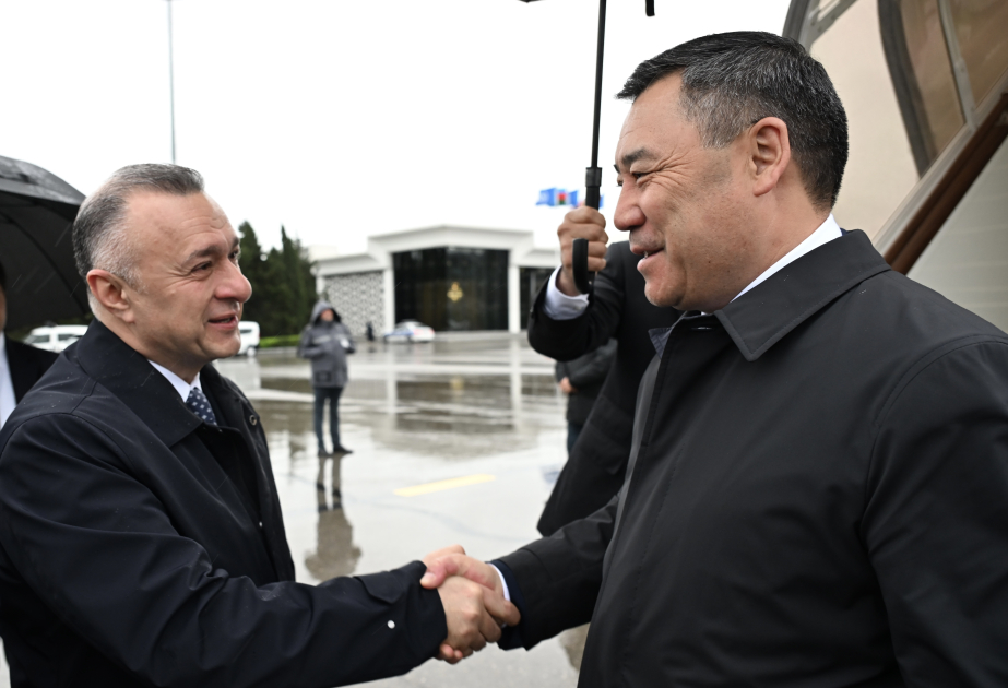 Жапаров прибыл в Баку