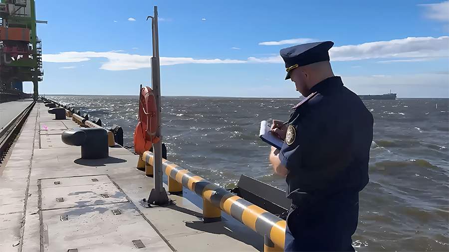 ФСБ заявила, что заминированный газовоз из Бельгии пытался зайти в российский порт