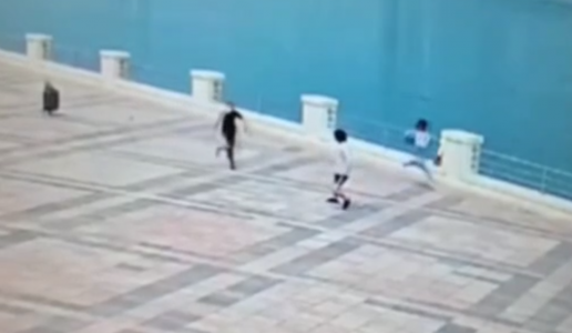 Появилось видео нападения на тренера по гимнастике на бакинском бульваре