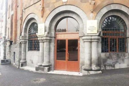 В Армении проходят обыски в офисе партии «Сильная Армения»