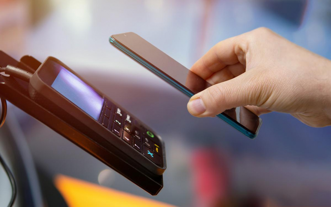 В Азербайджане объяснили задержки списаний при NFC-оплате в транспорте