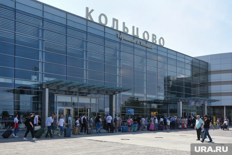 Повара из Баку задержали в екатеринбургском аэропорту