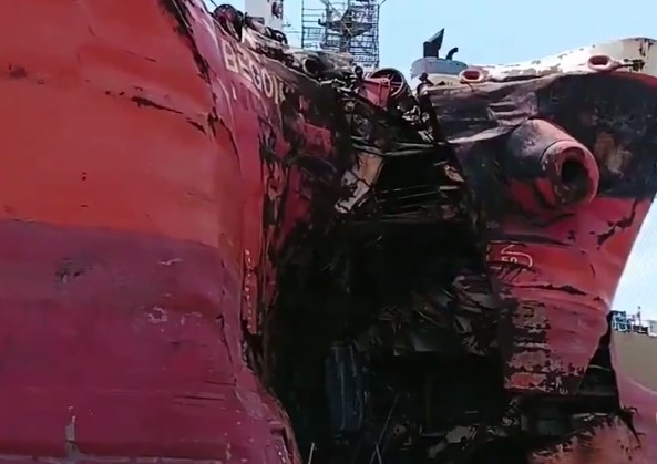 Опубликовано видео атаки КСИР на танкер в Ормузском проливе