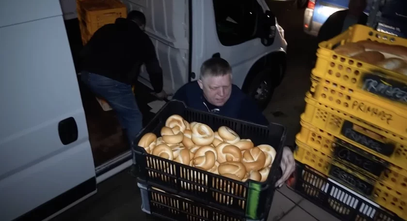 Фицо вышел на ночную смену грузчиком