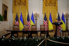 Кремль прокомментировал возможный выход США из переговоров по Украине