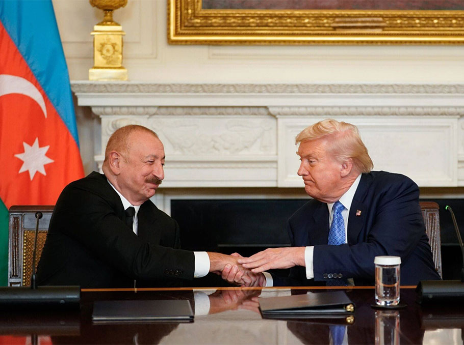 Трамп поздравил Алиева с Днем независимости