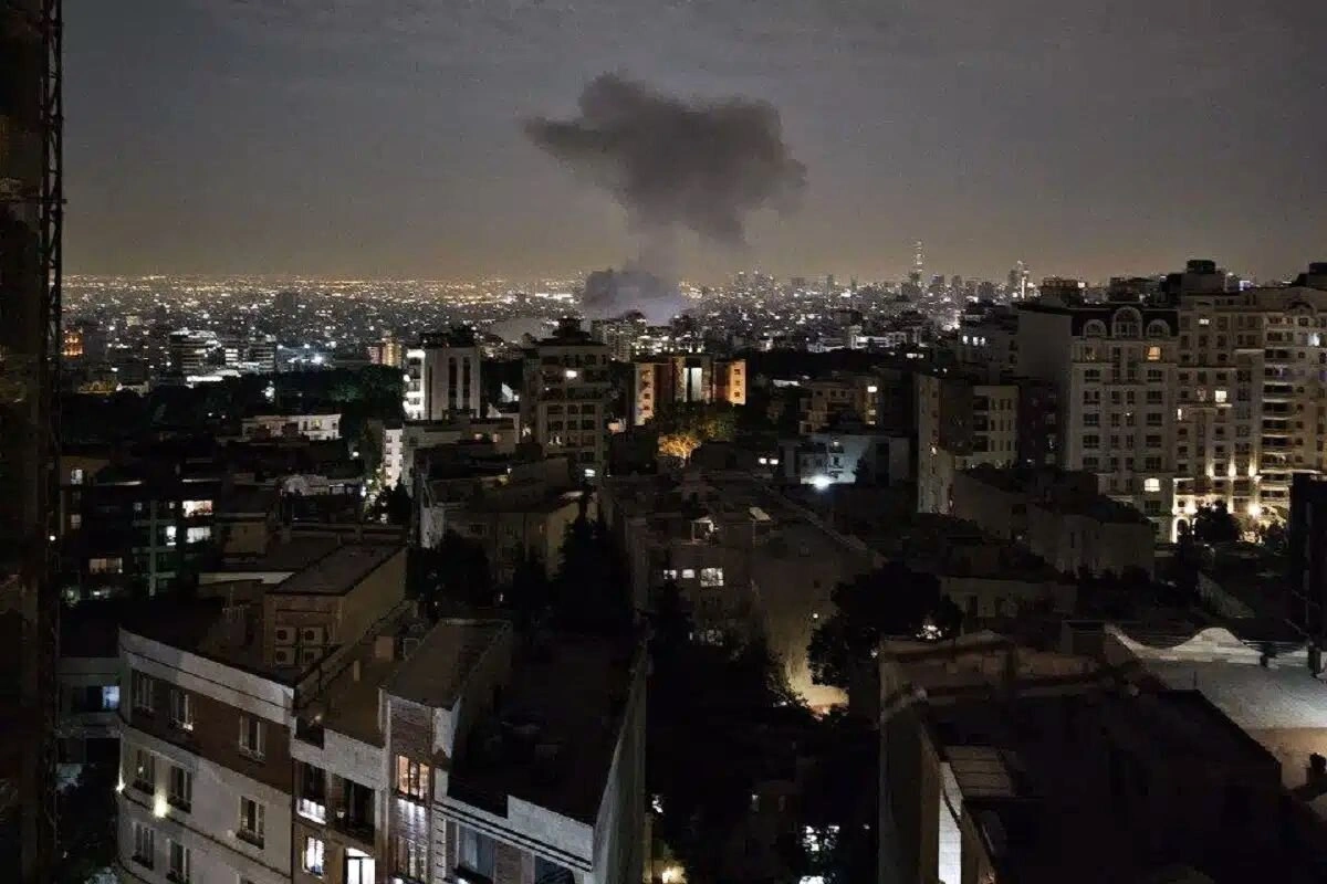 Иранские СМИ сообщили о работе ПВО в Тегеране