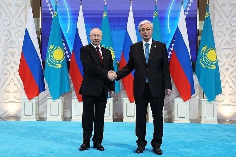 Токаев и Путин подписали заявление о «семи основах дружбы»