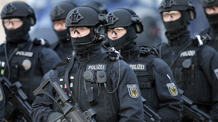 Полицейские Германии массово пожаловались на бессилие из-за миграционной политики 3 Полицейские Германии массово пожаловались на бессилие из-за миграционной политики