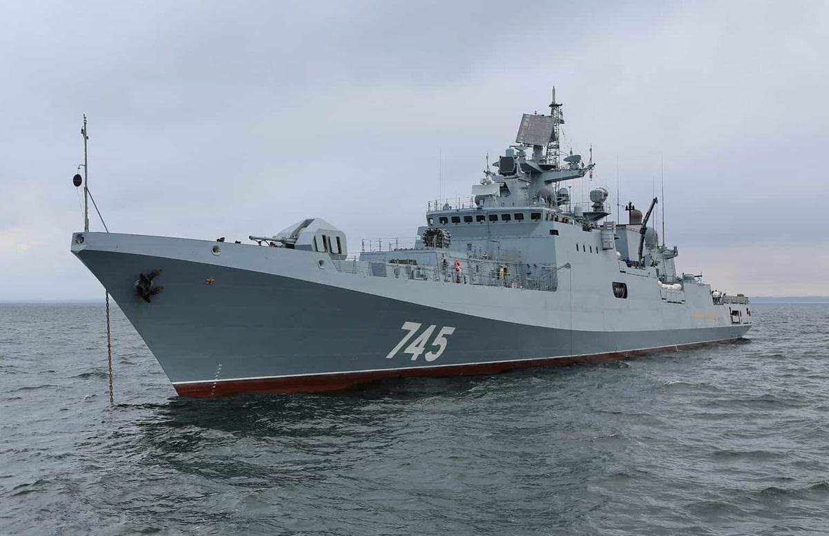Российский фрегат сделал предупредительные выстрелы в сторону британской яхты в Ла-Манше