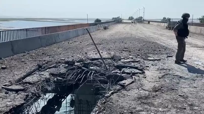 ВСУ ударили по мосту, ведущему в Крым 8 ВСУ ударили по мосту, ведущему в Крым