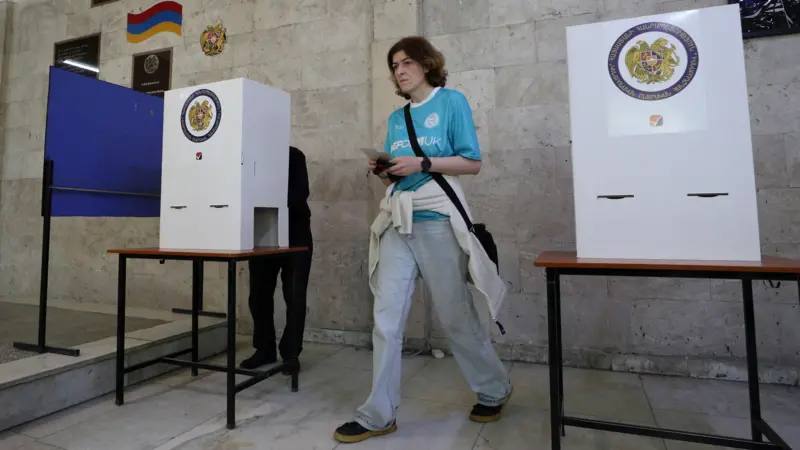В Армении на выборах задержали сотни человек 2 В Армении на выборах задержали сотни человек