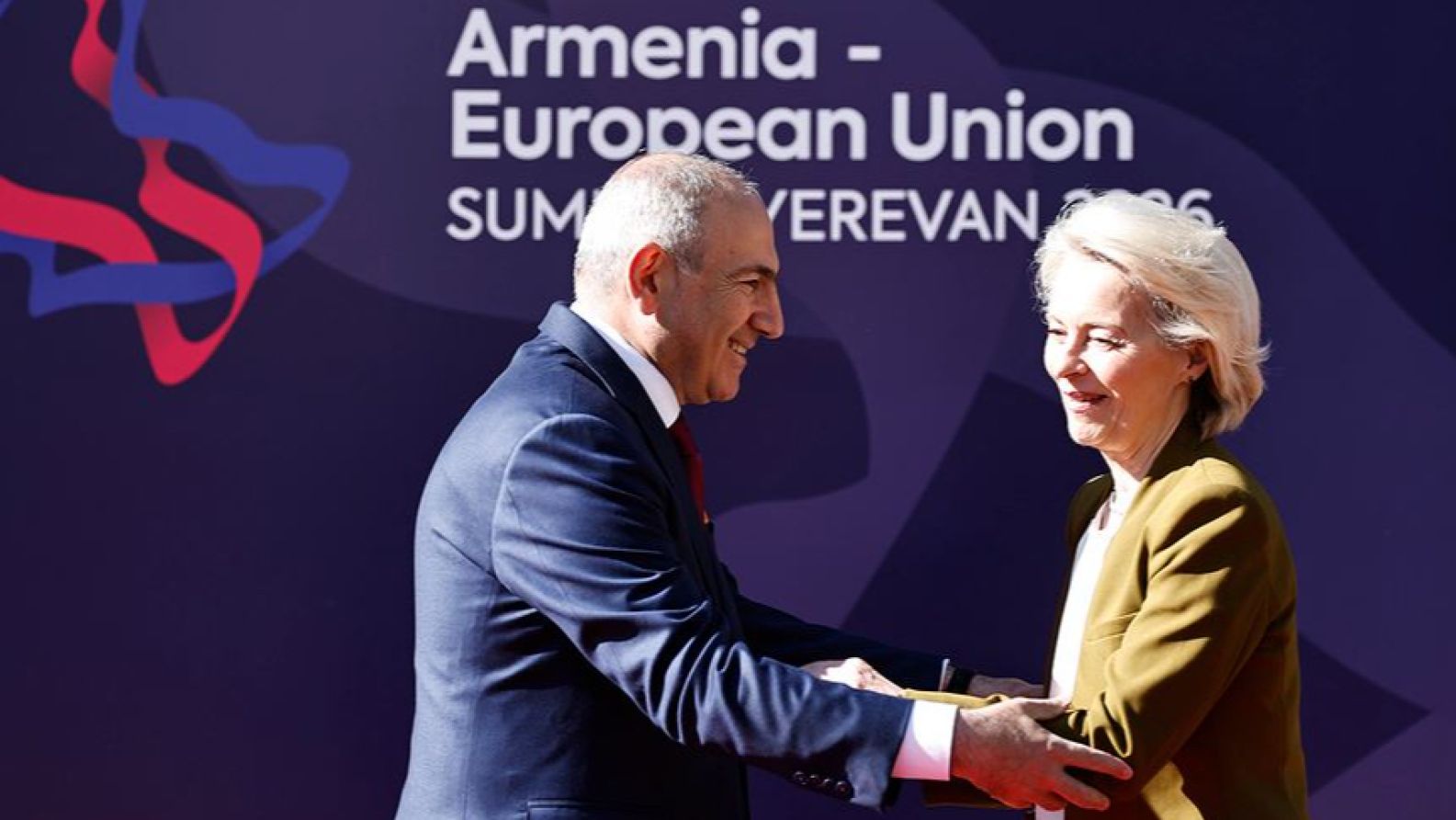 СМИ: Урсула фон дер Ляйен посетит Армению для демонстрации поддержки 3 СМИ: Урсула фон дер Ляйен посетит Армению для демонстрации поддержки