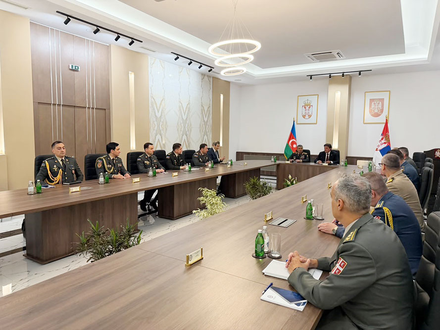 Азербайджан и Сербия обсудили развитие военного и военно-технического сотрудничества 2 Азербайджан и Сербия обсудили развитие военного и военно-технического сотрудничества