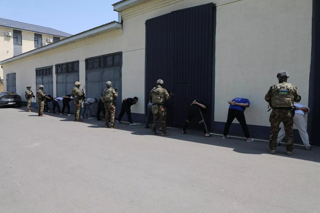 В Кыргызстане сорвали подготовку терактов: задержан 31 человек 3 В Кыргызстане сорвали подготовку терактов: задержан 31 человек