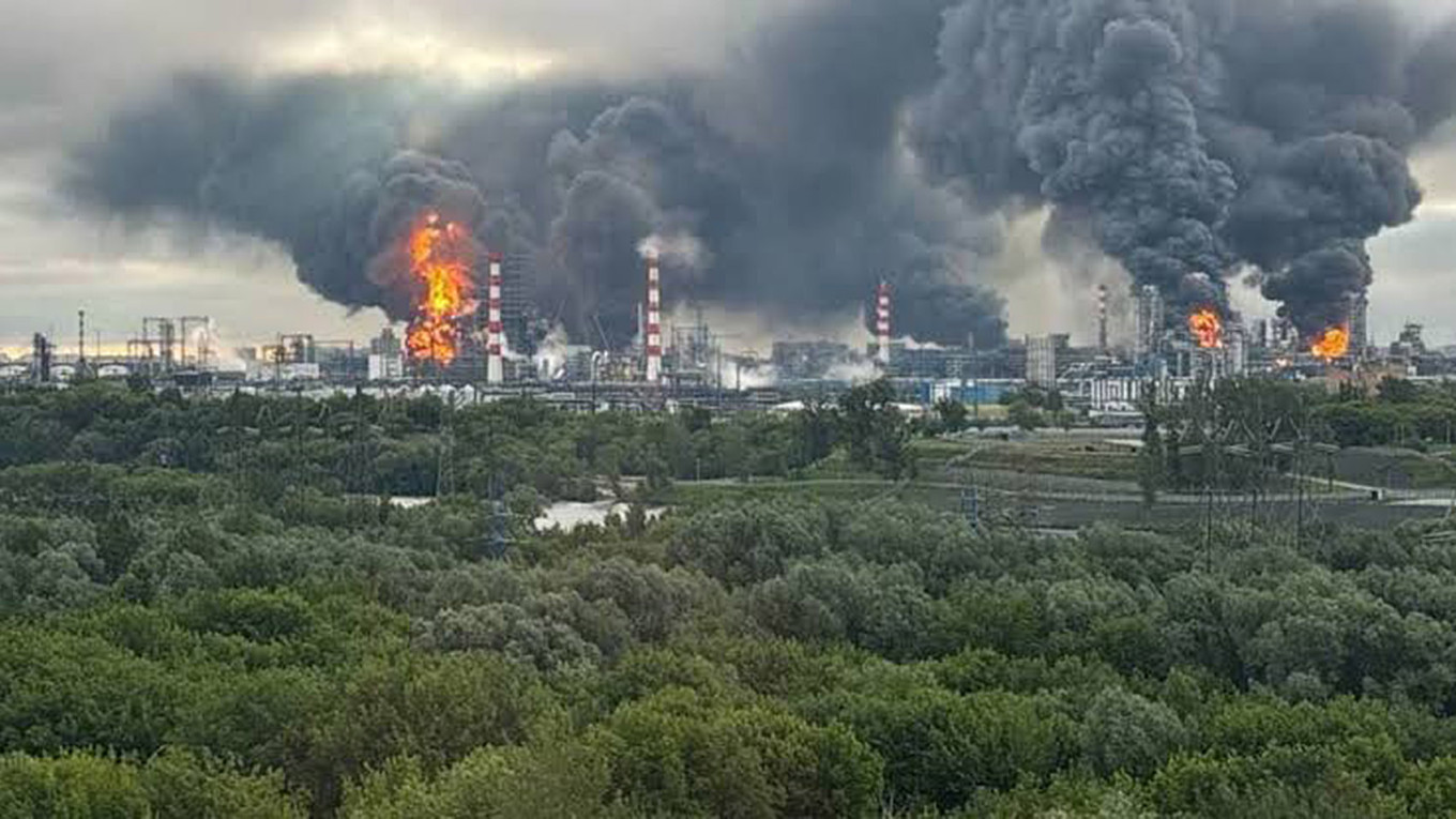 Московский НПЗ полностью прекратил переработку на длительный срок 3 Московский НПЗ полностью прекратил переработку на длительный срок