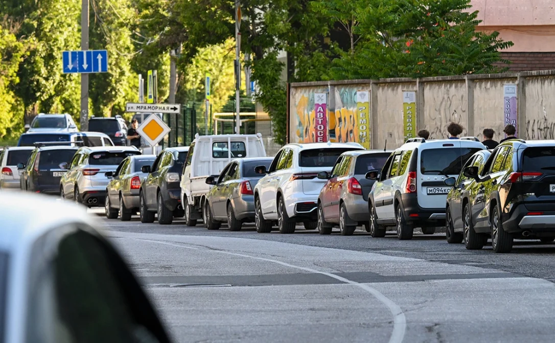 В аннексированном Крыму запретили съемку бензовозов