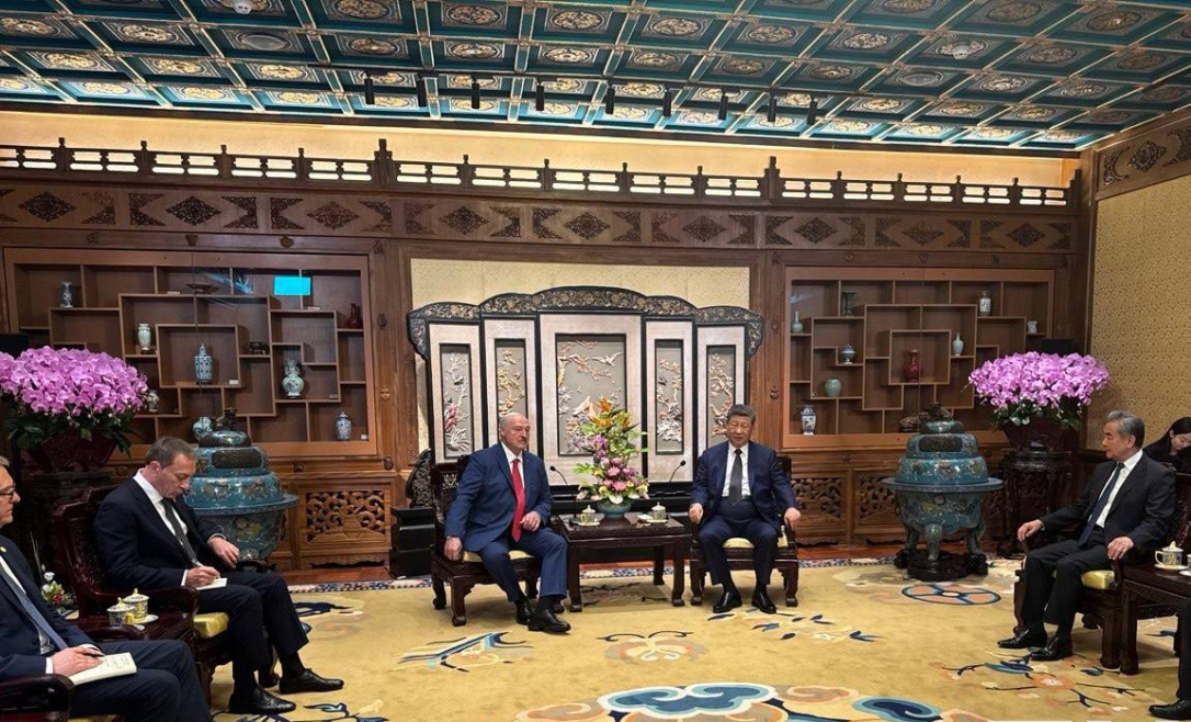 Лукашенко срочно прилетел к Си Цзиньпину после двухдневной встречи с Путиным