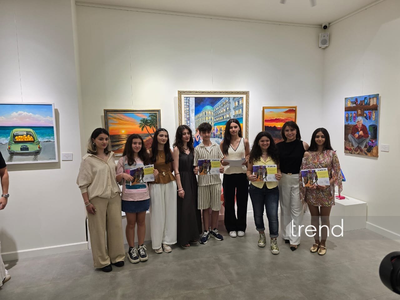 В столице открылась красочная экспозиция Gulnar Art Studio под названием "Разные взгляды"