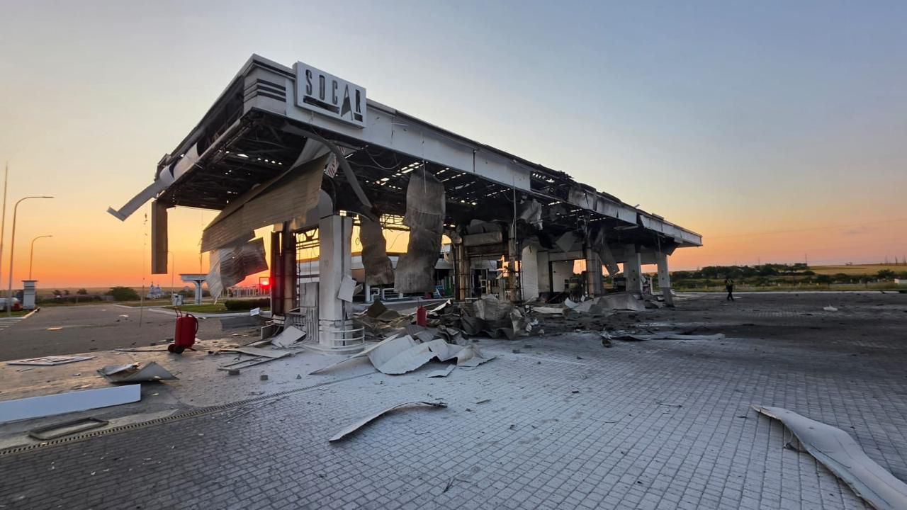 Россия атаковала АЗС SOCAR в Одесской области