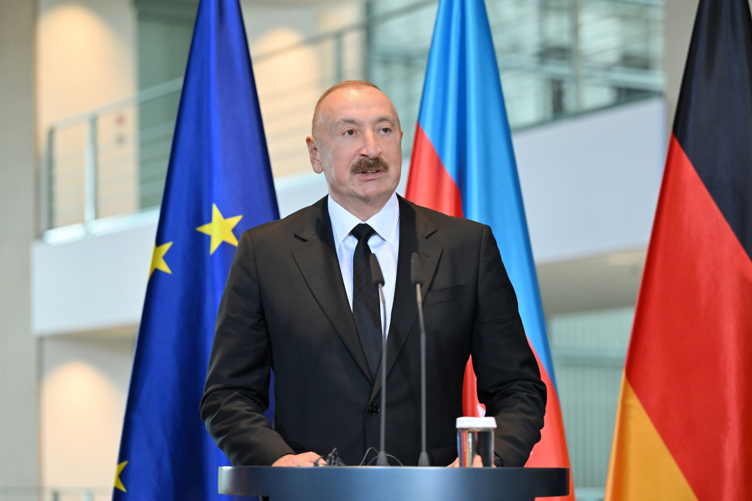 Ильхам Алиев заявил, что Азербайджан намерен экспортировать в Европу зеленую энергию