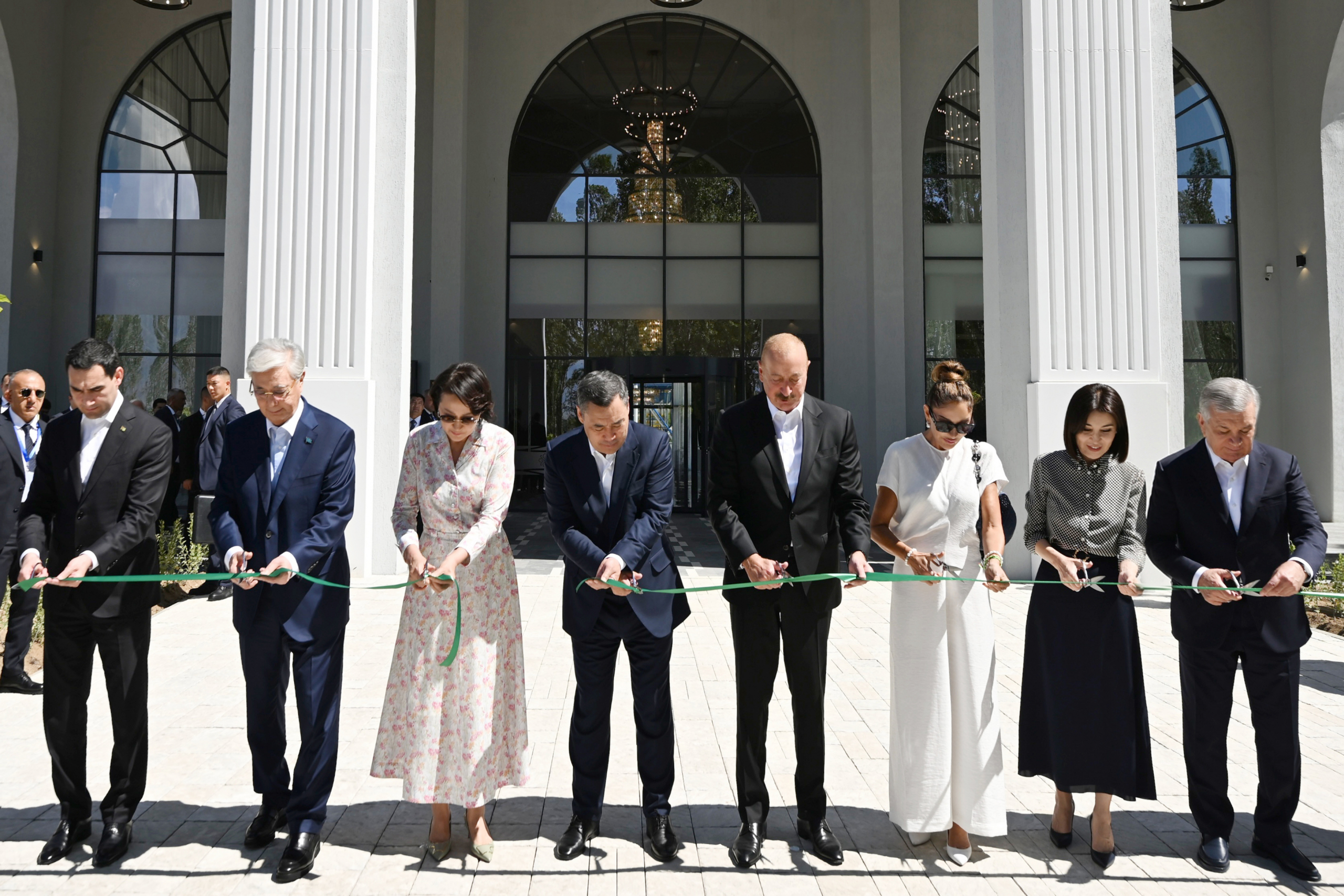 Ильхам Алиев на открытии пятизвездочного отеля Baku Resort&Spa на берегу Иссык-Куля