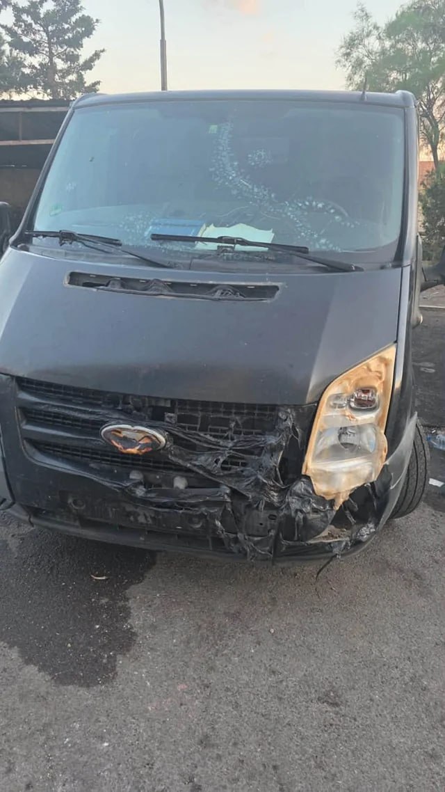 В Баку из-за возгорания мусора пострадали автомобили