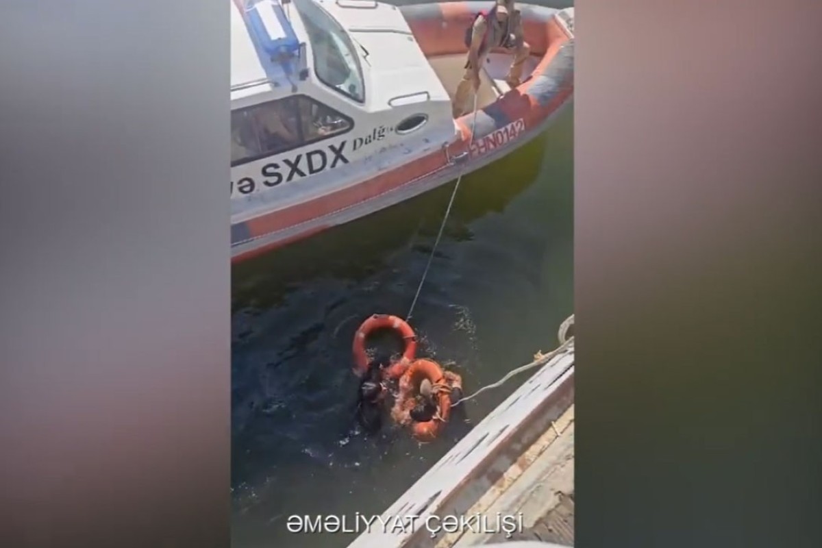 На бульваре спасен тонущий мужчина 2 На бульваре спасен тонущий мужчина