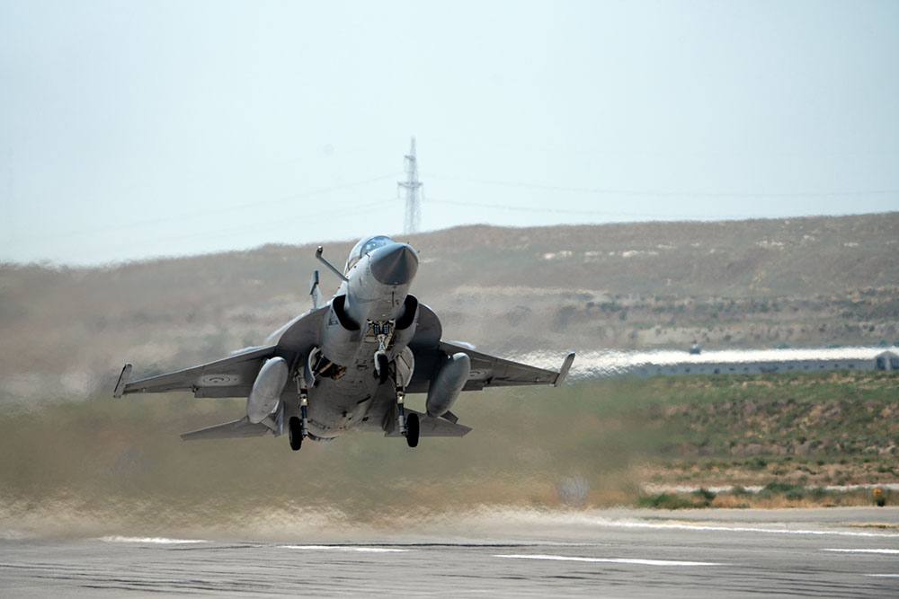 Азербайджан поднял в небо военные самолеты JF-17C 2 Азербайджан поднял в небо военные самолеты JF-17C