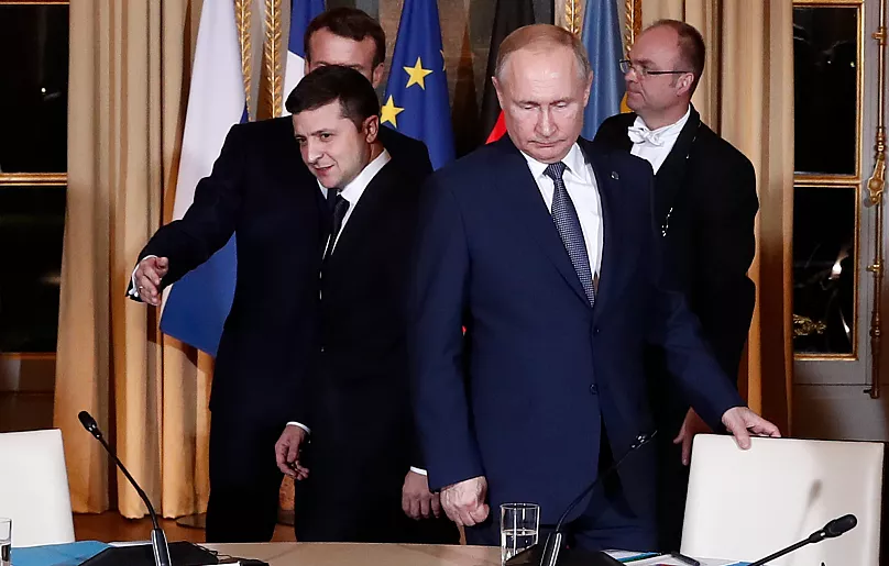 Песков: Зеленский на первой встрече с Путиным начал с ним спорить