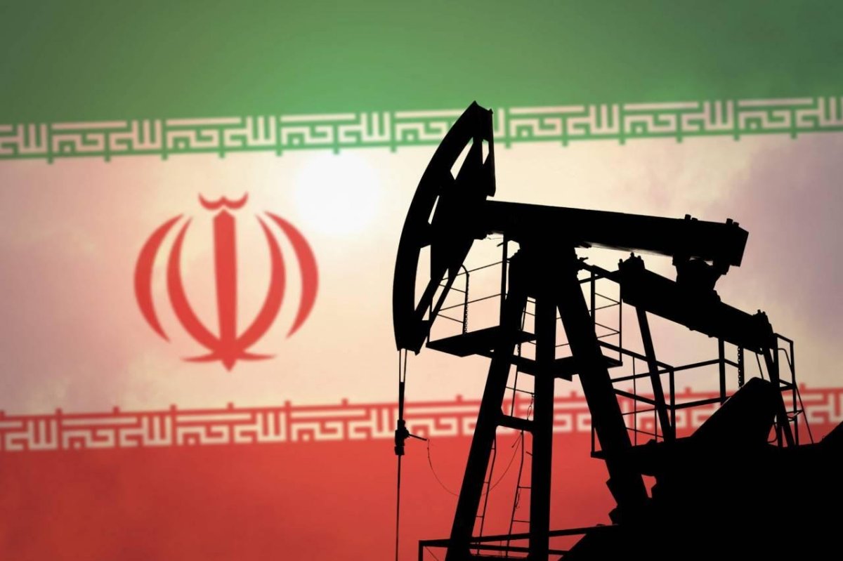 США вновь запретили сделки с иранской нефтью на фоне атак в Ормузе 2 США вновь запретили сделки с иранской нефтью на фоне атак в Ормузе