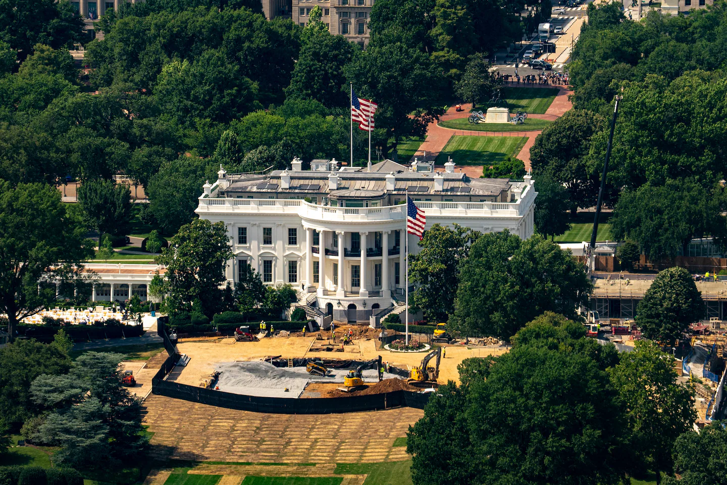 Трамп лично вмешался в торги за бетон для Белого дома 3 Трамп лично вмешался в торги за бетон для Белого дома