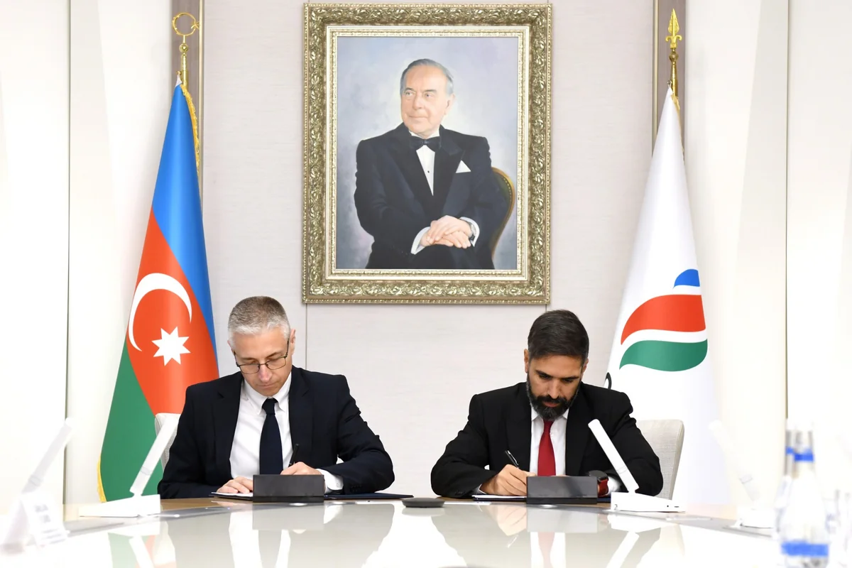 SOCAR подписал меморандум о взаимопонимании с итальянской компанией 2 SOCAR подписал меморандум о взаимопонимании с итальянской компанией