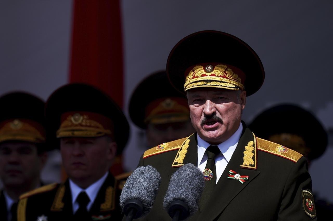 Лукашенко пообещал не посылать белорусских военных на «бойню» в Украину