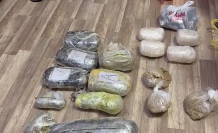 Полиция Азербайджана пресекла крупный канал сбыта наркотиков 2 Полиция Азербайджана пресекла крупный канал сбыта наркотиков