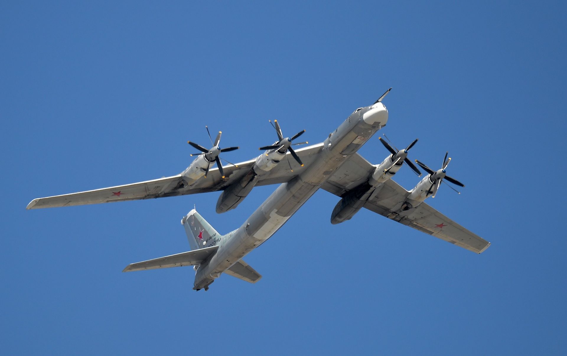 СБУ уничтожила российский стратегический бомбардировщик Ту-95 2 СБУ уничтожила российский стратегический бомбардировщик Ту-95